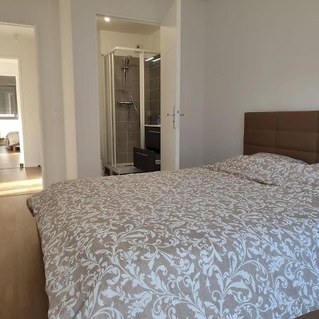 Chambre Privee Dans Un Nouvel Appartement Partage Pres De Paris Avec Parking Gratuit Chevilly-Larue Eksteriør billede