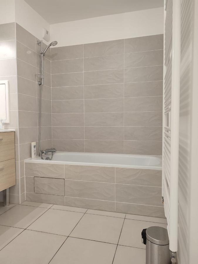 Chambre Privee Dans Un Nouvel Appartement Partage Pres De Paris Avec Parking Gratuit Chevilly-Larue Eksteriør billede