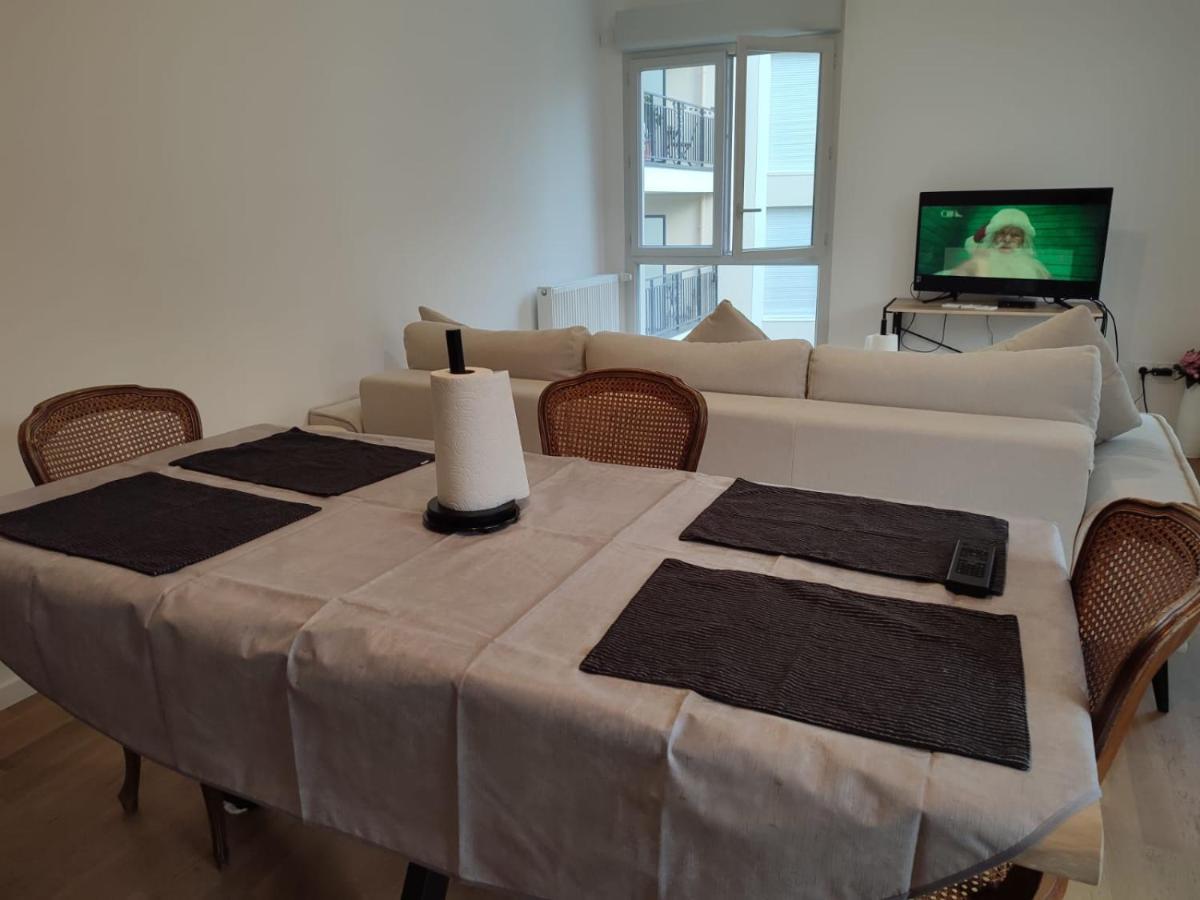 Chambre Privee Dans Un Nouvel Appartement Partage Pres De Paris Avec Parking Gratuit Chevilly-Larue Eksteriør billede