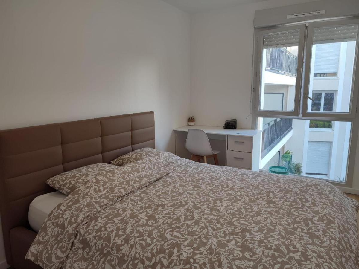 Chambre Privee Dans Un Nouvel Appartement Partage Pres De Paris Avec Parking Gratuit Chevilly-Larue Eksteriør billede